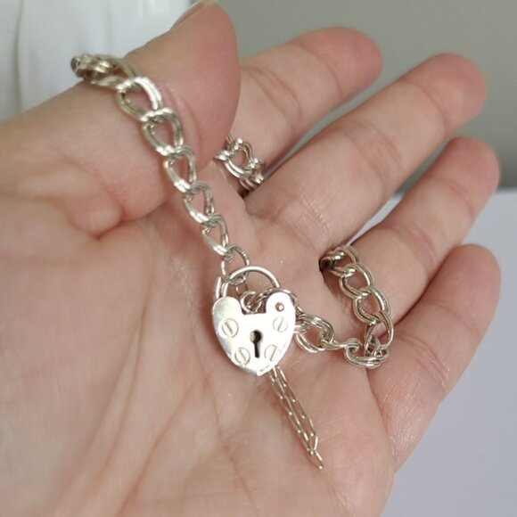 Vintage Double Curb Link Heart Padlock Key Charm Sterling Silver Chain Bracelet - Picture 4 of 11